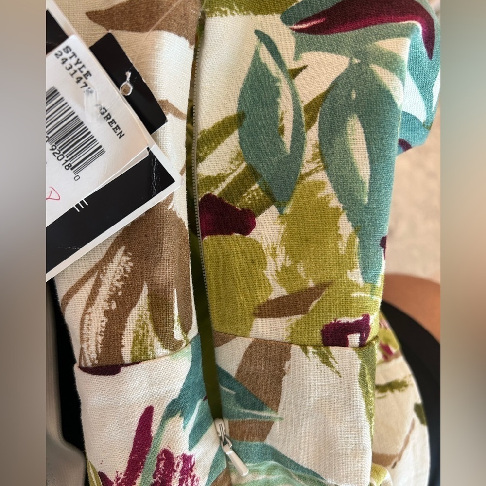 Madison Leigh Petite Size 12P Linen Blend Leaf Sleeveless‎ Ruffled V Neck NWT - Picture 9 of 9